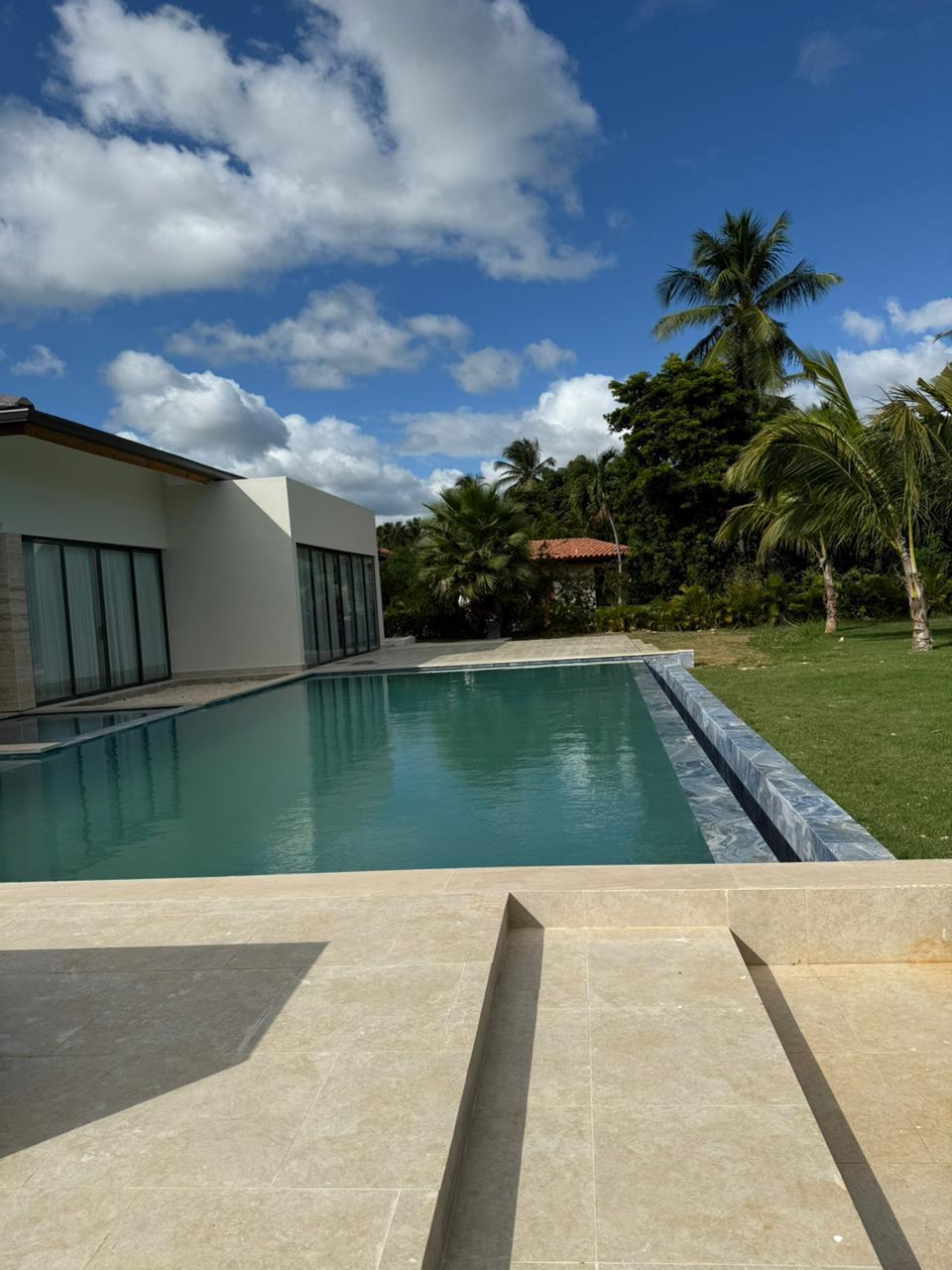 5BR New Lagos Villa - Pool Side